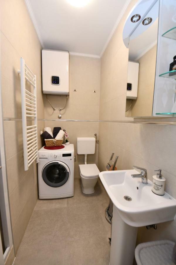 Apartment Cecilija Sinj Eksteriør bilde